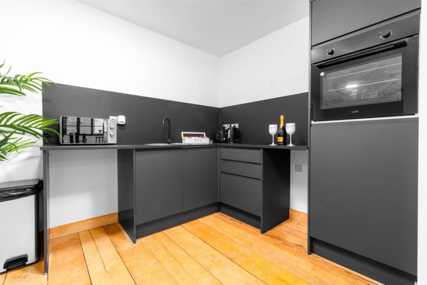 Loft Style Apartment - Near City Centre - Smart Tv- Wifi - Parking - Top Rated - 3Nt Бірмінгем Екстер'єр фото